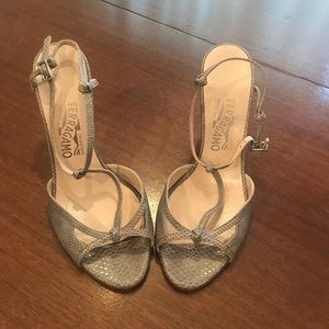 EUC Ferragamo Heels